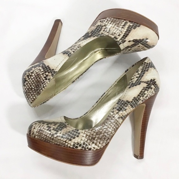 GUESS Heels Size 9 1/2 Snakeskin Platform Reptile Shoes Animal Print Sexy - Picture 1 of 15